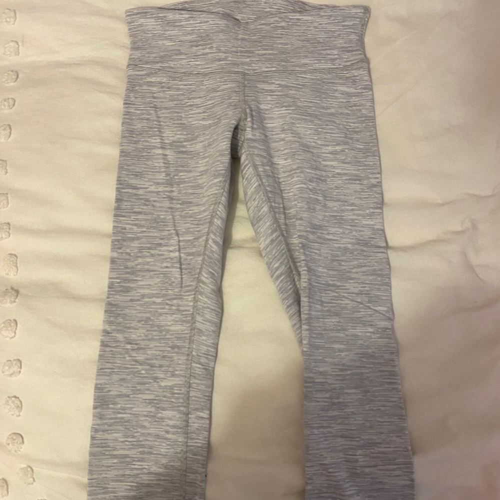 Lululemon Wunder Under Crop Leggings!
